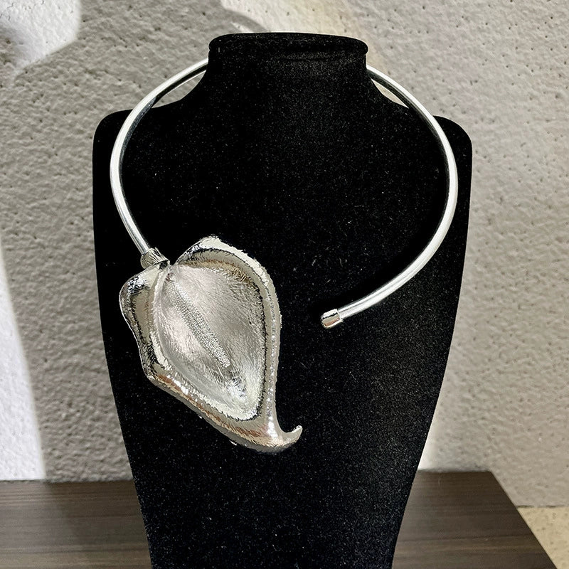 Petal Collar Necklace