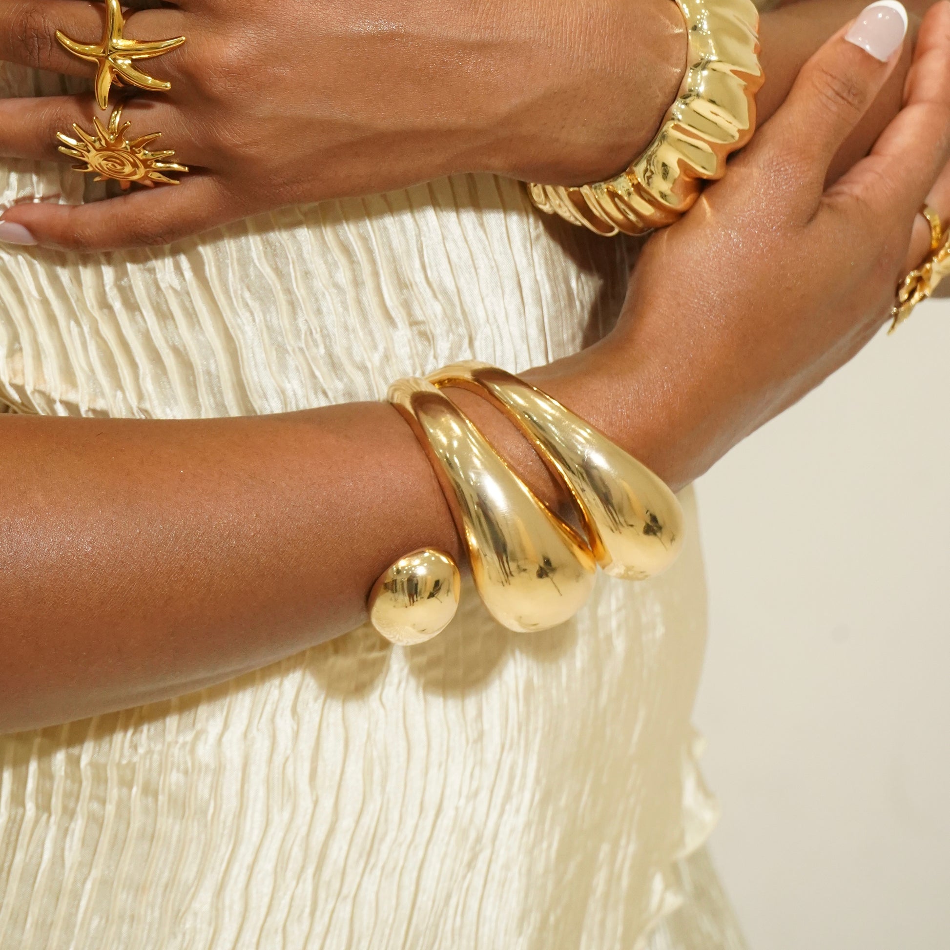 Mercury Flow Bangle in Gold