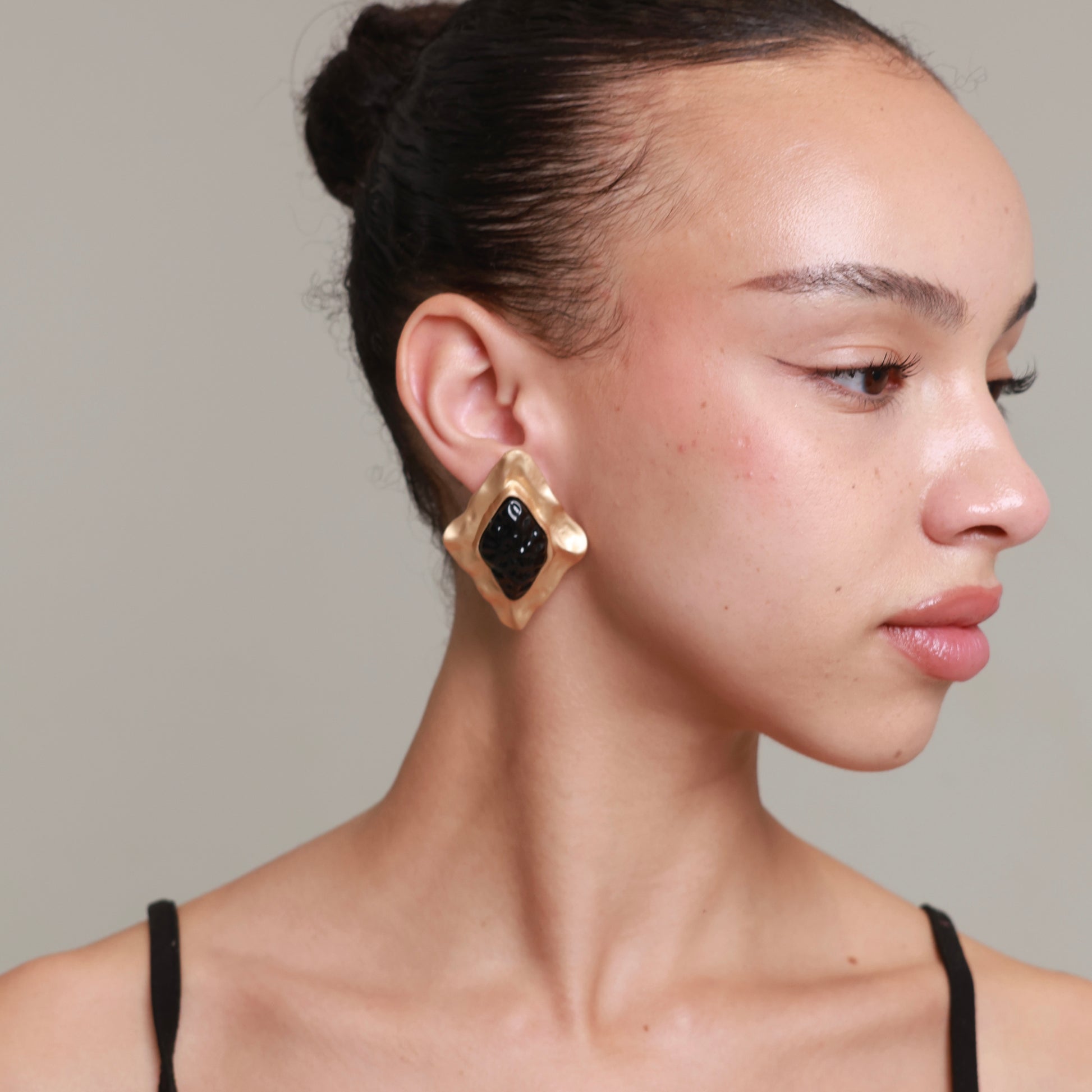 Onyx Crest Earrings