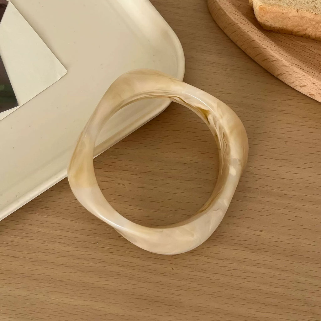 Nyra Bangle Champagne