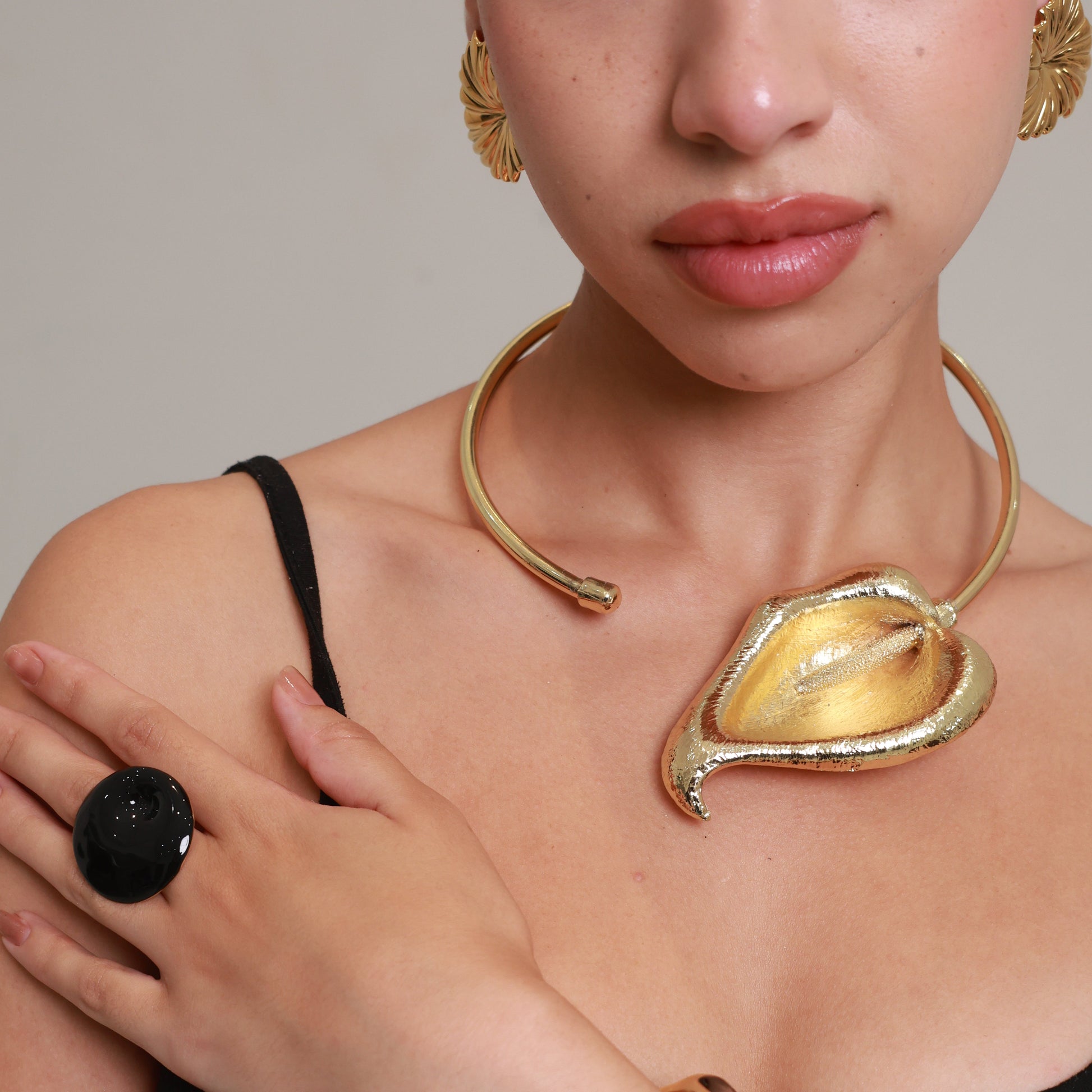 Petal Collar Necklace in Gold